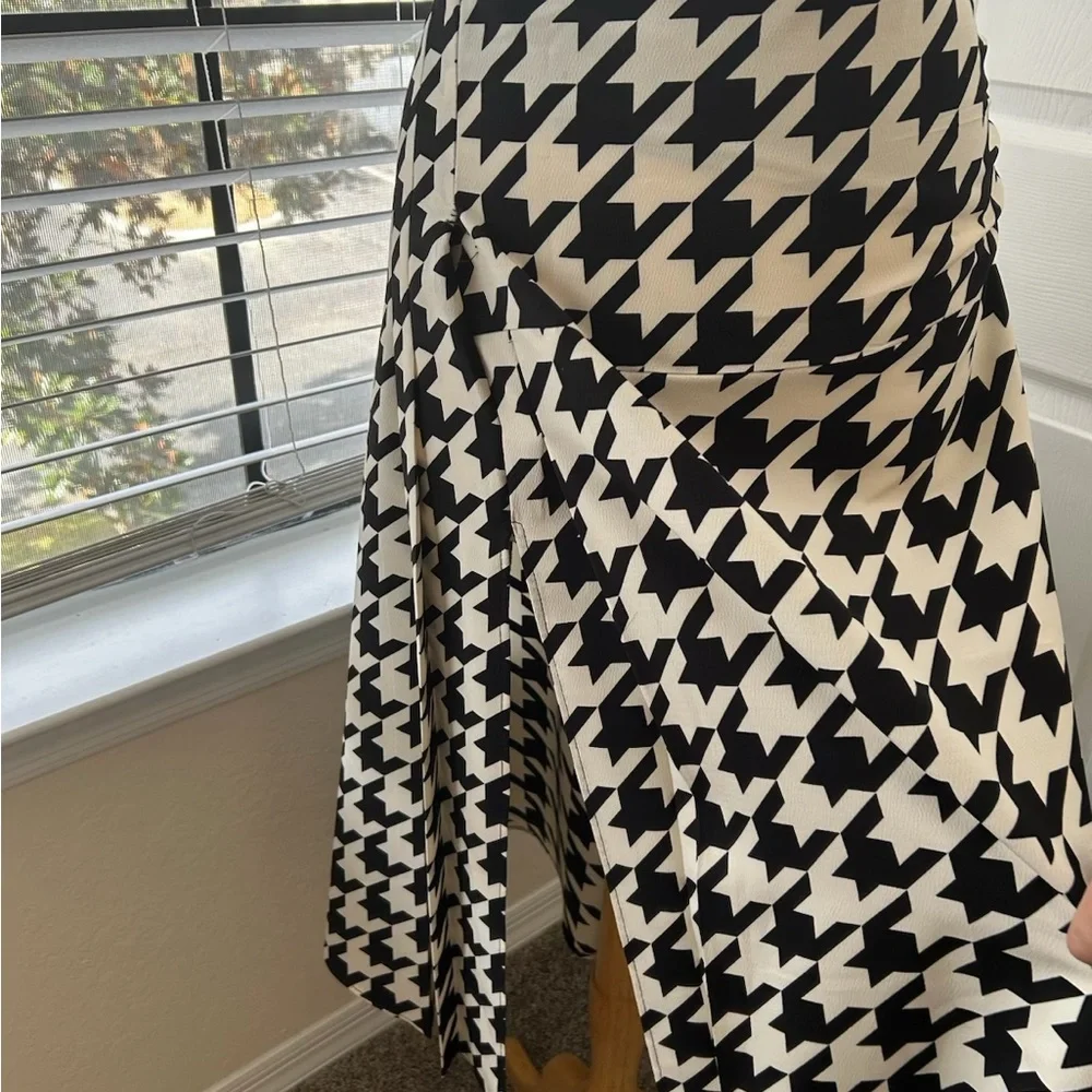 ELOQUII Plus Size 24 Houndstooth Draped Midi Skirt - Picture 4 of 5